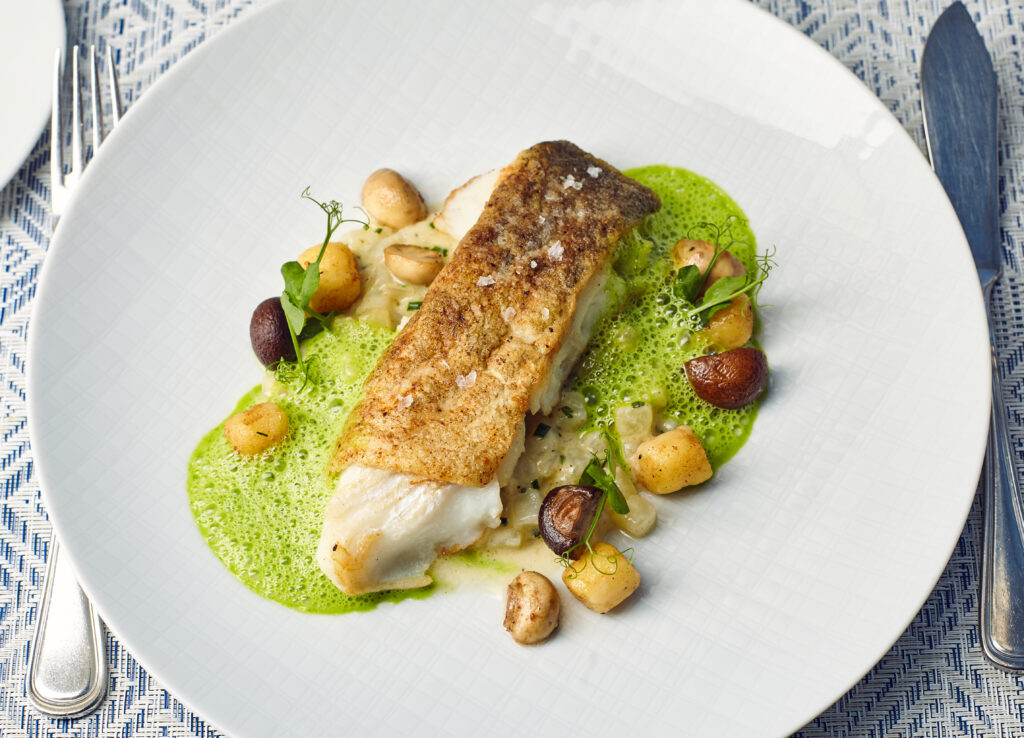 Frischer Fisch, angerichtet